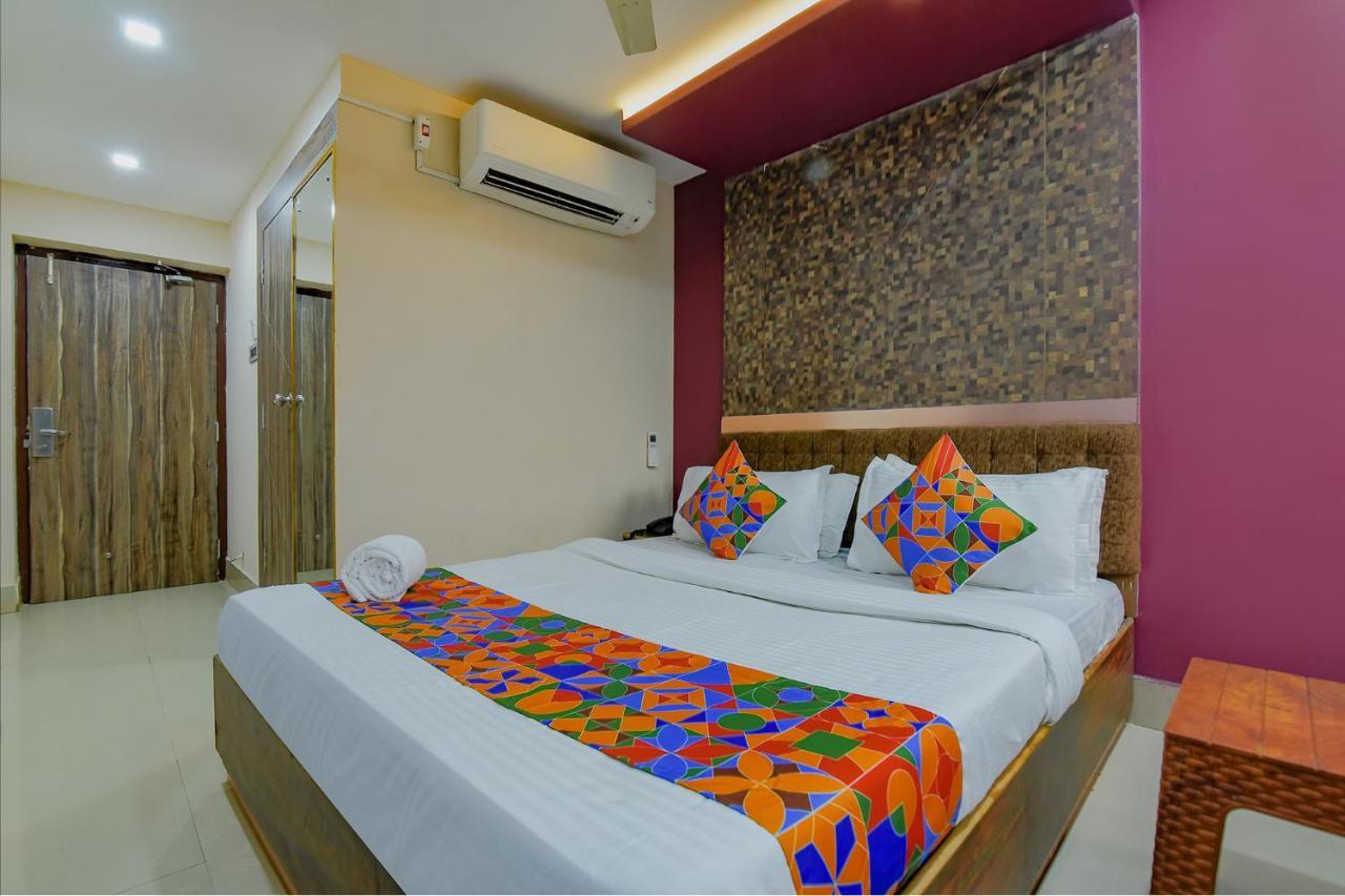 בובנשוואר Fabhotel Middleton Desire - Nr Niladri Vihar Square מראה חיצוני תמונה