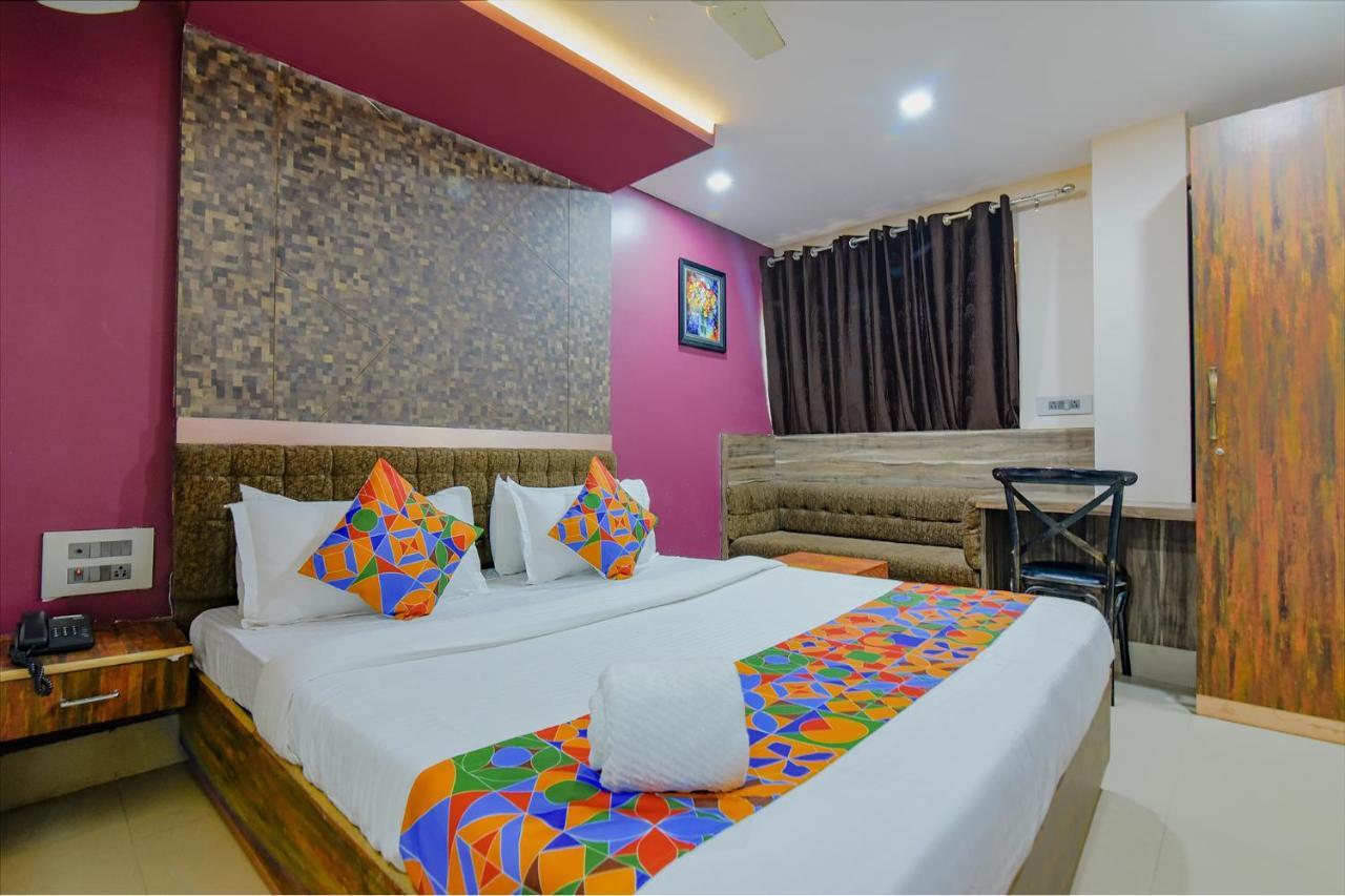 בובנשוואר Fabhotel Middleton Desire - Nr Niladri Vihar Square מראה חיצוני תמונה