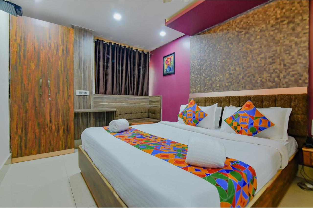 בובנשוואר Fabhotel Middleton Desire - Nr Niladri Vihar Square מראה חיצוני תמונה