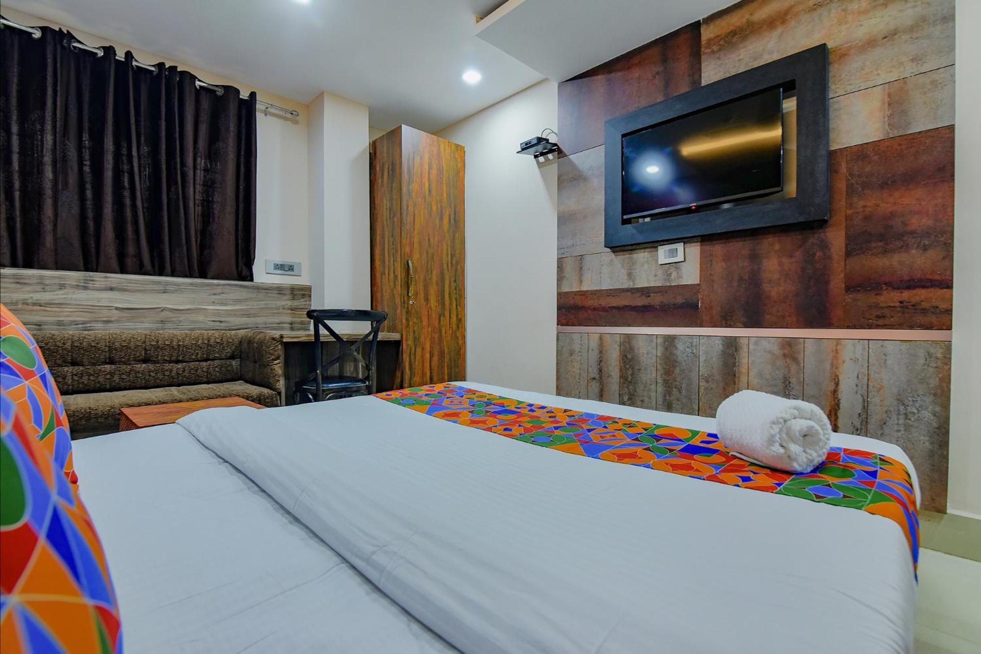 בובנשוואר Fabhotel Middleton Desire - Nr Niladri Vihar Square מראה חיצוני תמונה